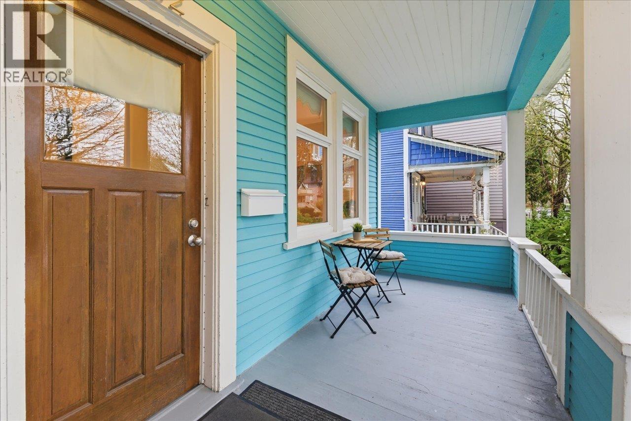 2232 W 14th Avenue, Vancouver, British Columbia  V6K 2W1 - Photo 2 - R3101722