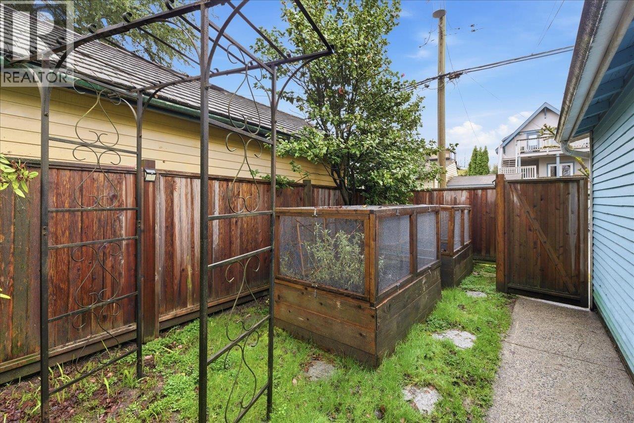 2232 W 14th Avenue, Vancouver, British Columbia  V6K 2W1 - Photo 28 - R3101722