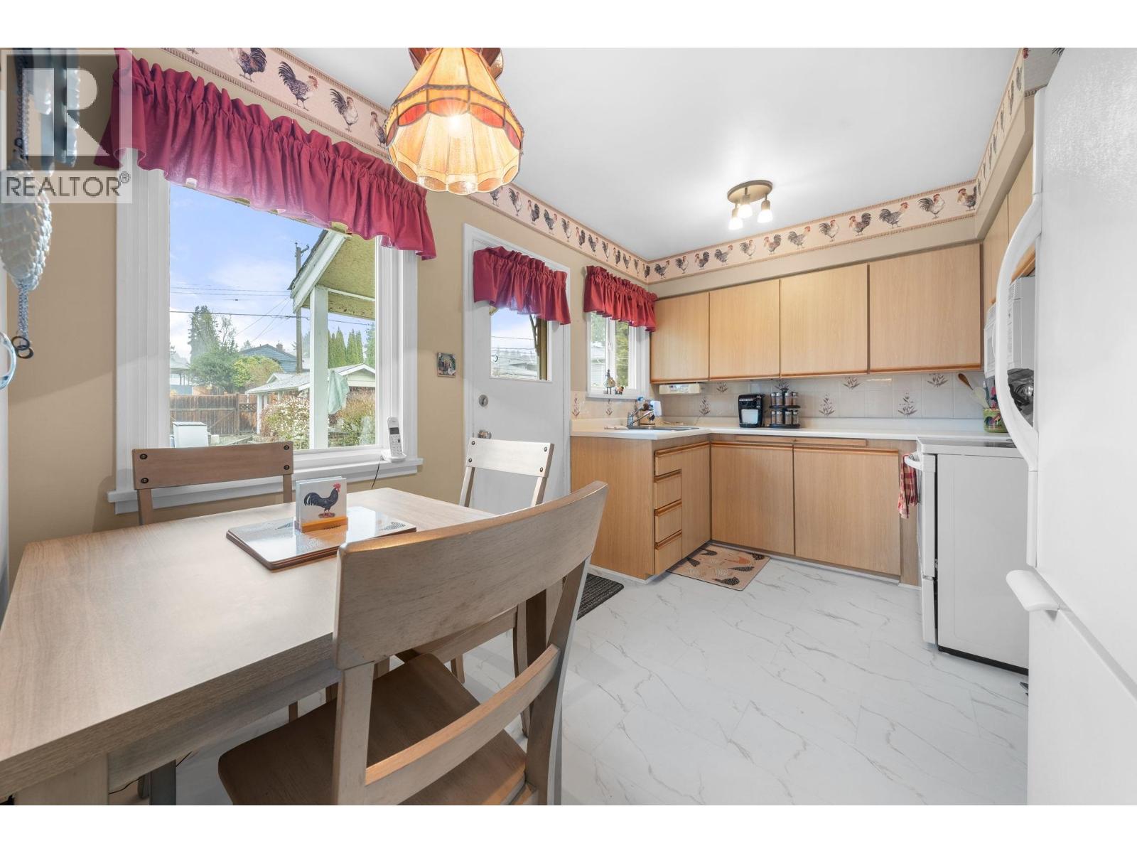 462 W 26th Street, North Vancouver, British Columbia  V7N 2G8 - Photo 15 - R3101725