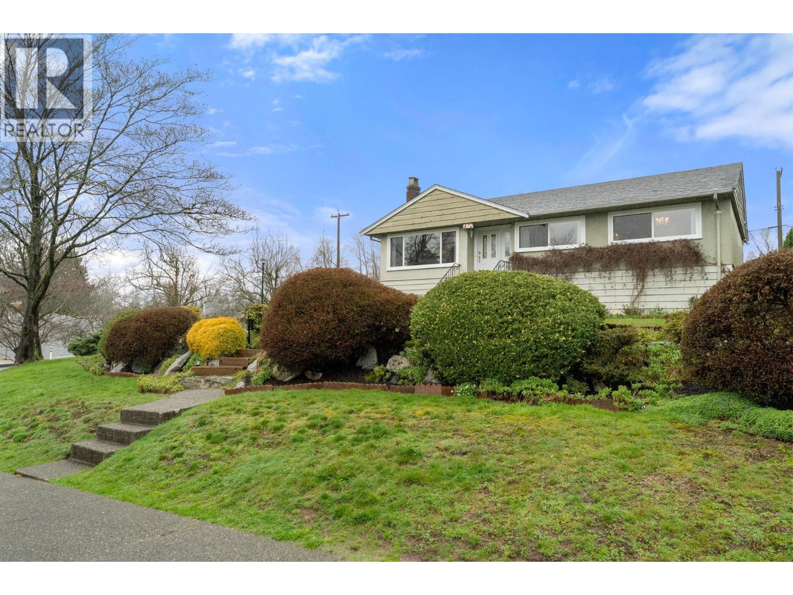 462 W 26th Street, North Vancouver, British Columbia  V7N 2G8 - Photo 3 - R3101725