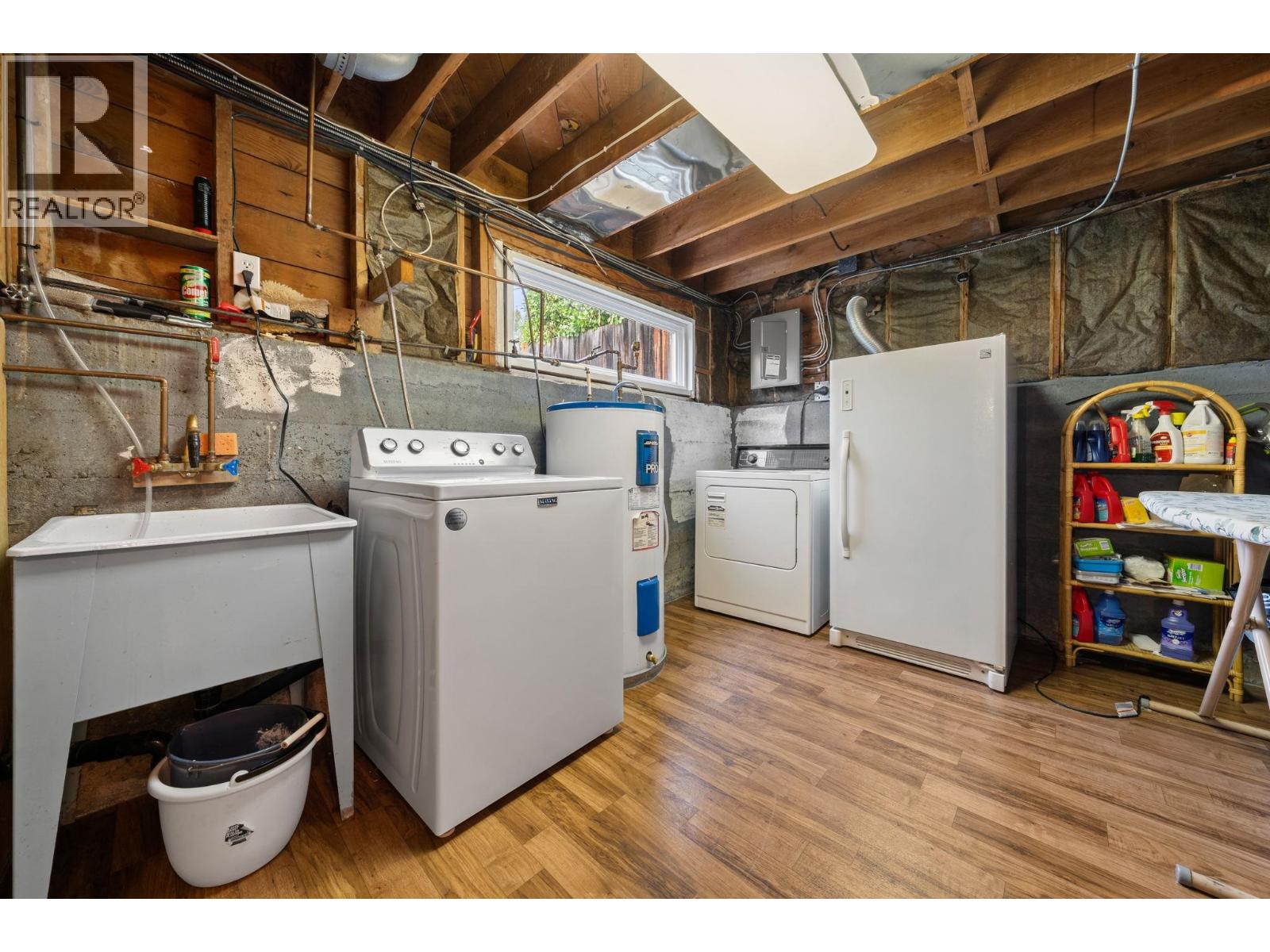 462 W 26th Street, North Vancouver, British Columbia  V7N 2G8 - Photo 32 - R3101725