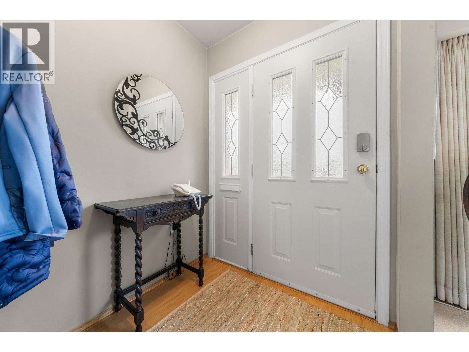 462 W 26th Street, North Vancouver, British Columbia  V7N 2G8 - Photo 7 - R3101725