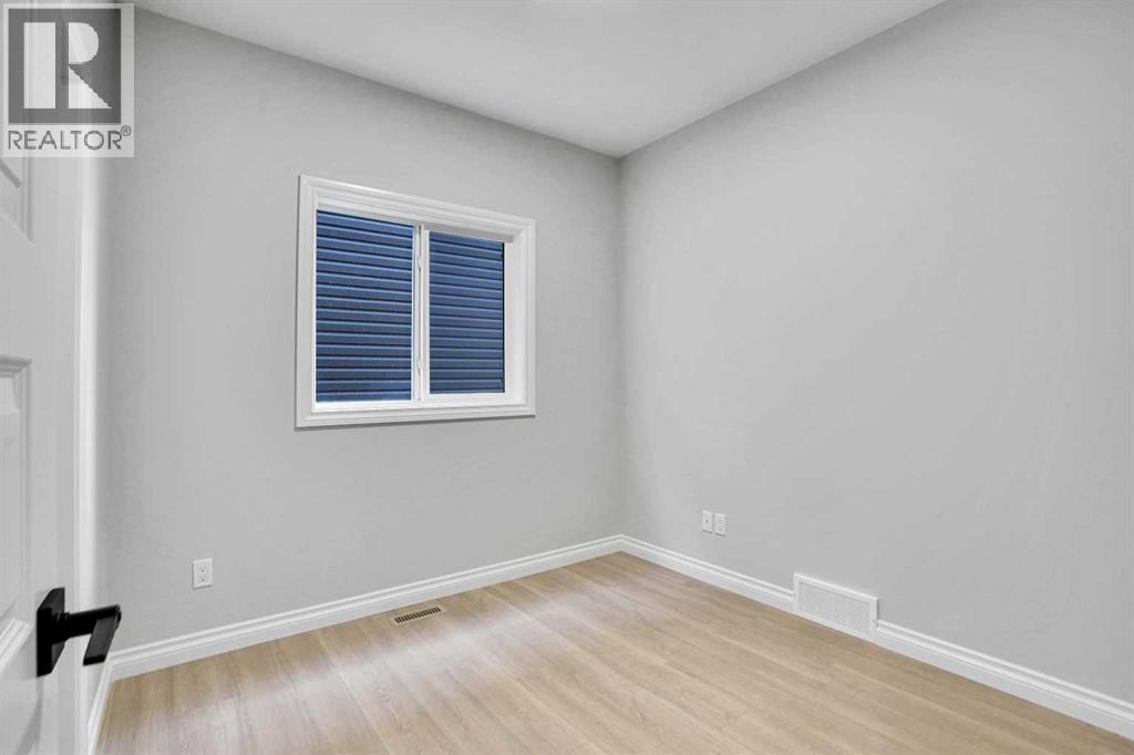 71 Homestead Circle Ne, Calgary, Alberta  T3J 5W1 - Photo 7 - A2293916