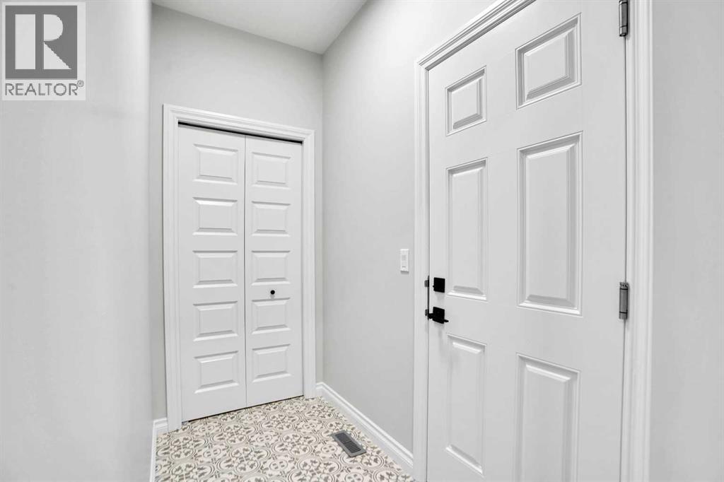 71 Homestead Circle Ne, Calgary, Alberta  T3J 5W1 - Photo 6 - A2293916