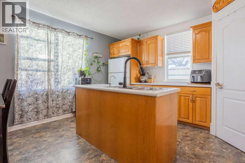 502 5 Avenue, Wainwright, Alberta  T9W 1B1 - Photo 7 - A2284643