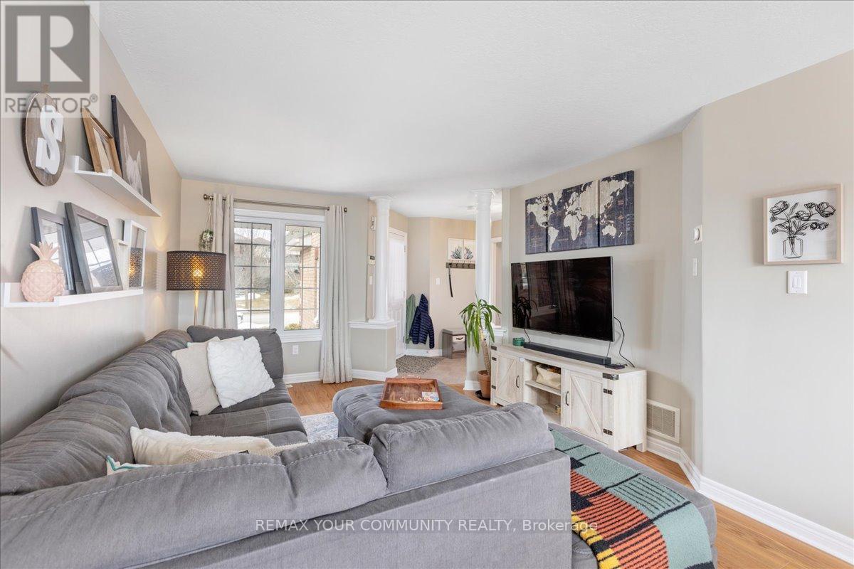 65 Smith Street, Bradford West Gwillimbury, Ontario  L3Z 3Z1 - Photo 11 - N12901146