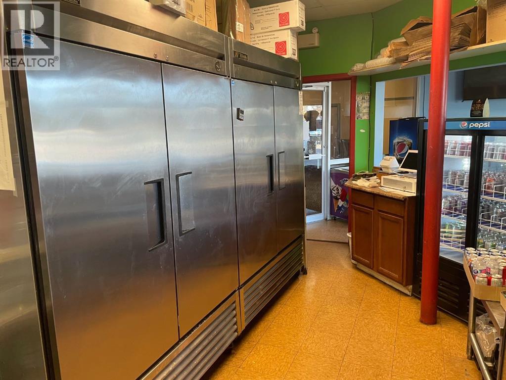 1, 114 Park Street, Hinton, Alberta  T7V 2B1 - Photo 8 - A2263579