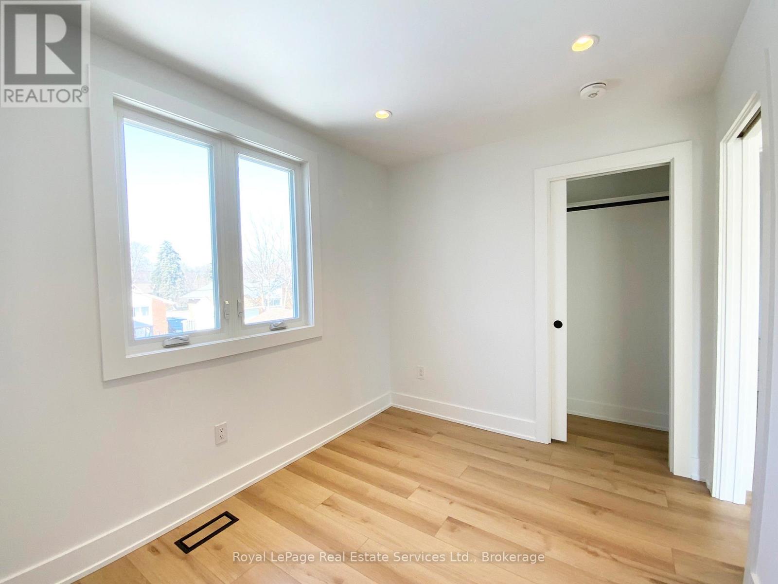 Main & Second Floor - 94 West 32nd Street, Hamilton, Ontario  L9C 5G9 - Photo 19 - X12901688