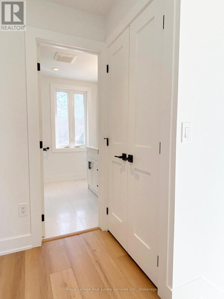 Main & Second Floor - 94 West 32nd Street, Hamilton, Ontario  L9C 5G9 - Photo 20 - X12901688