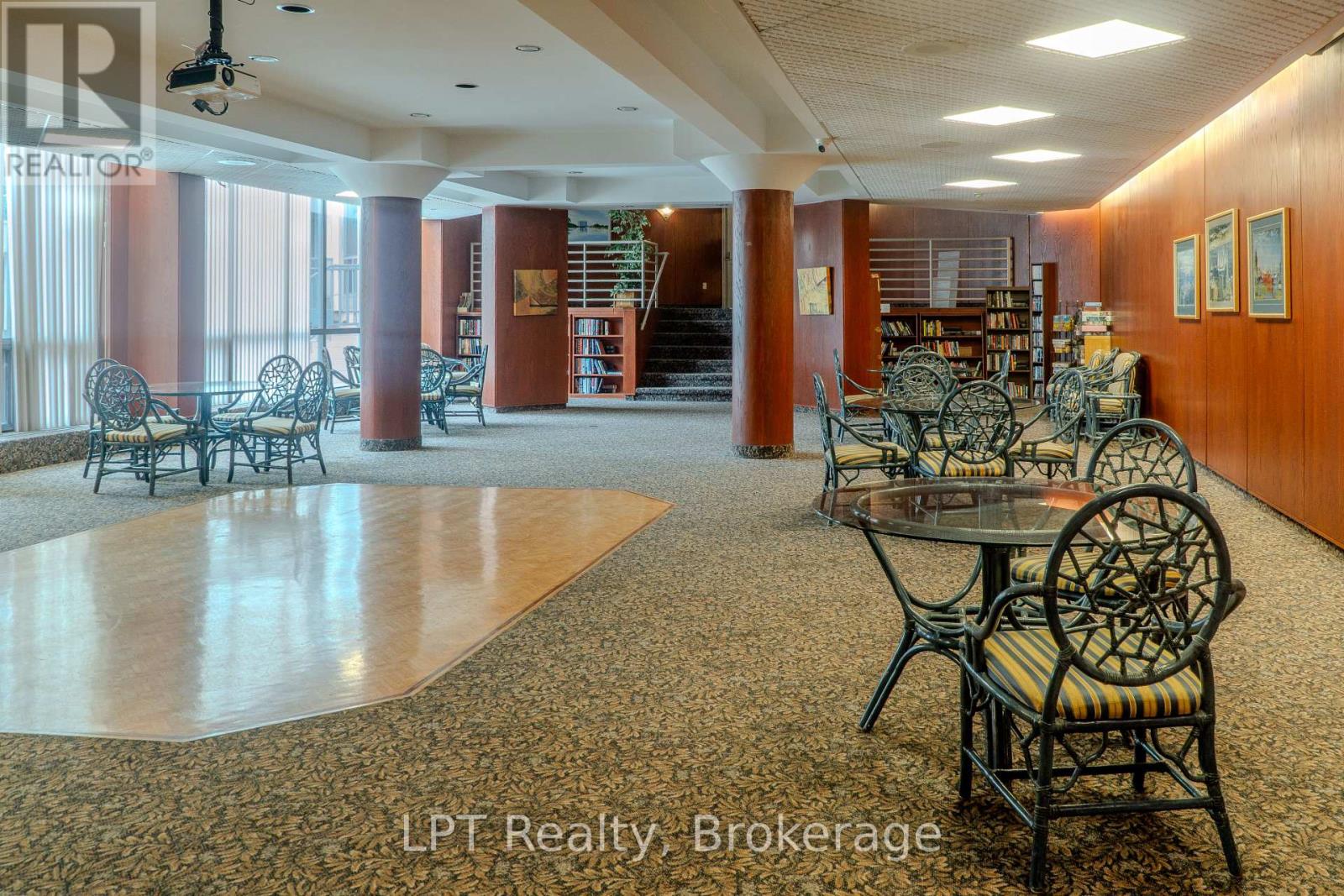 815 - 340 Watson Street W, Whitby (Port Whitby), Ontario  L1N 9G1 - Photo 7 - E12901708