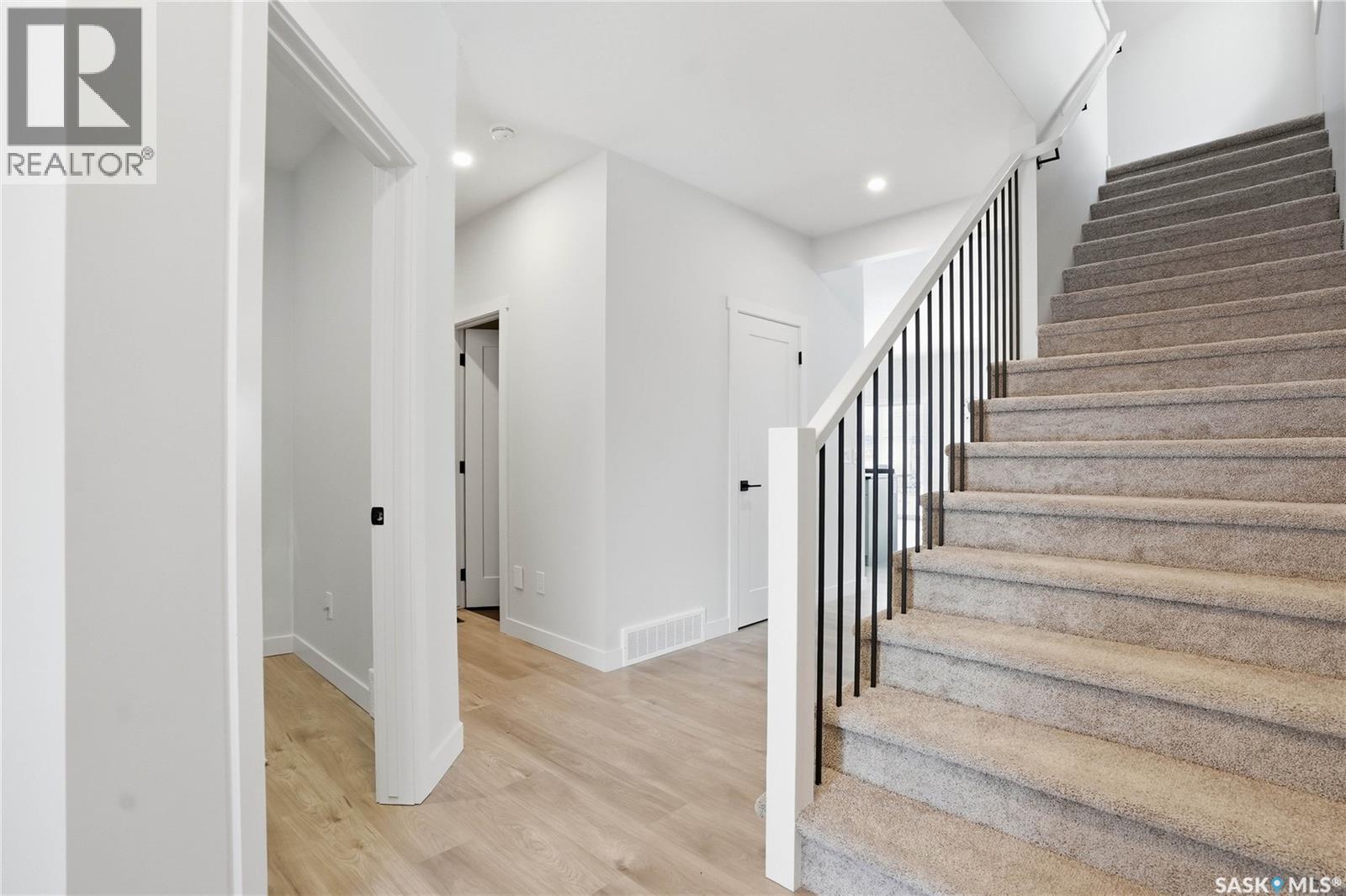 350 Katz Avenue, Saskatoon, Saskatchewan  S7V 1Y6 - Photo 5 - SK013991