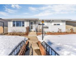 8716 137 AV NW, Edmonton, Alberta
