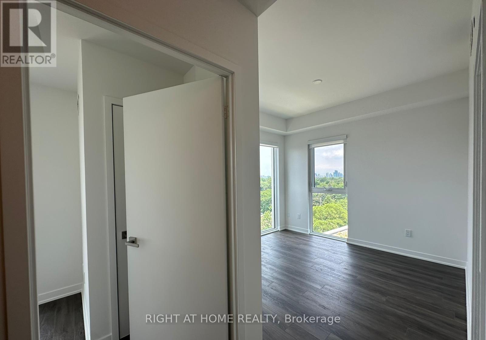 813 - 500 Wilson Avenue, Toronto, Ontario  M3H 0E5 - Photo 3 - C12901754