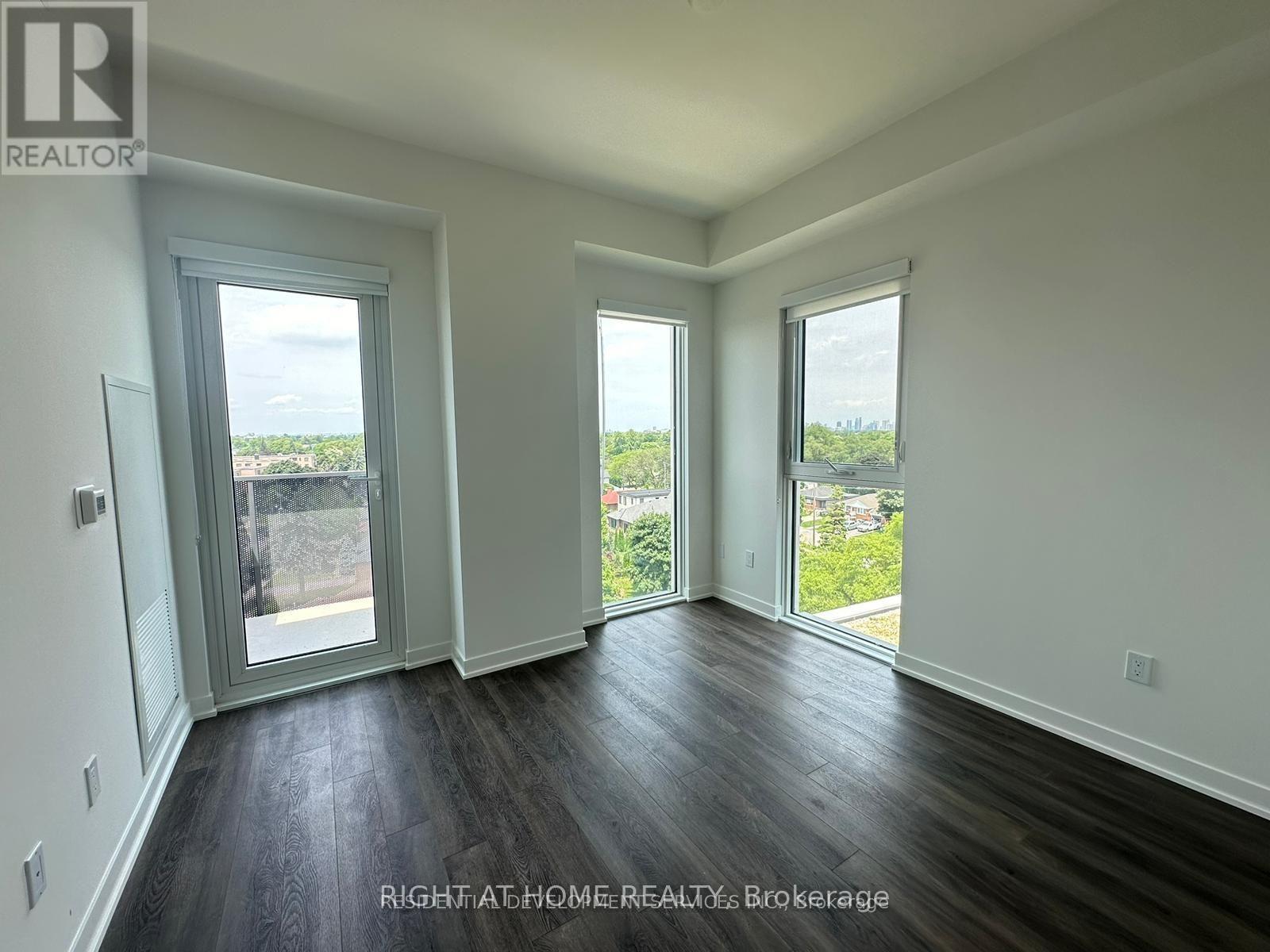 813 - 500 Wilson Avenue, Toronto, Ontario  M3H 0E5 - Photo 6 - C12901754