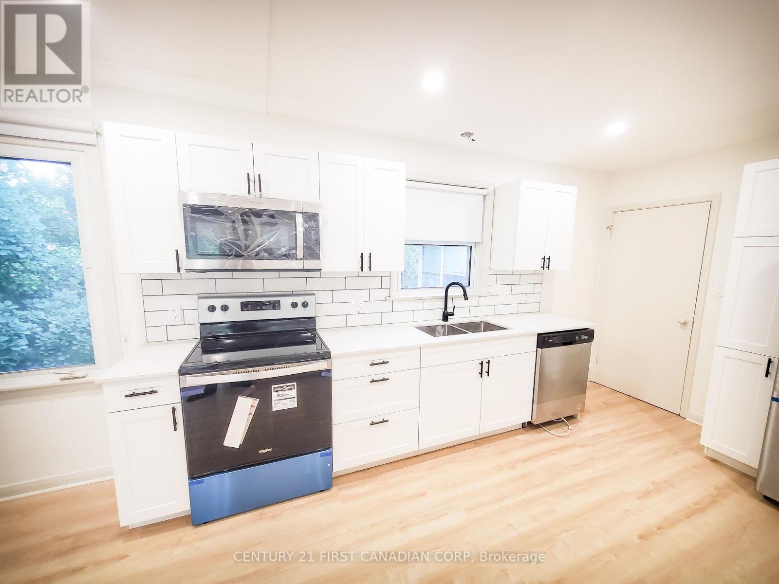 Upper - 29 Ford Crescent, London North, Ontario  N6G 1H8 - Photo 10 - X12901718