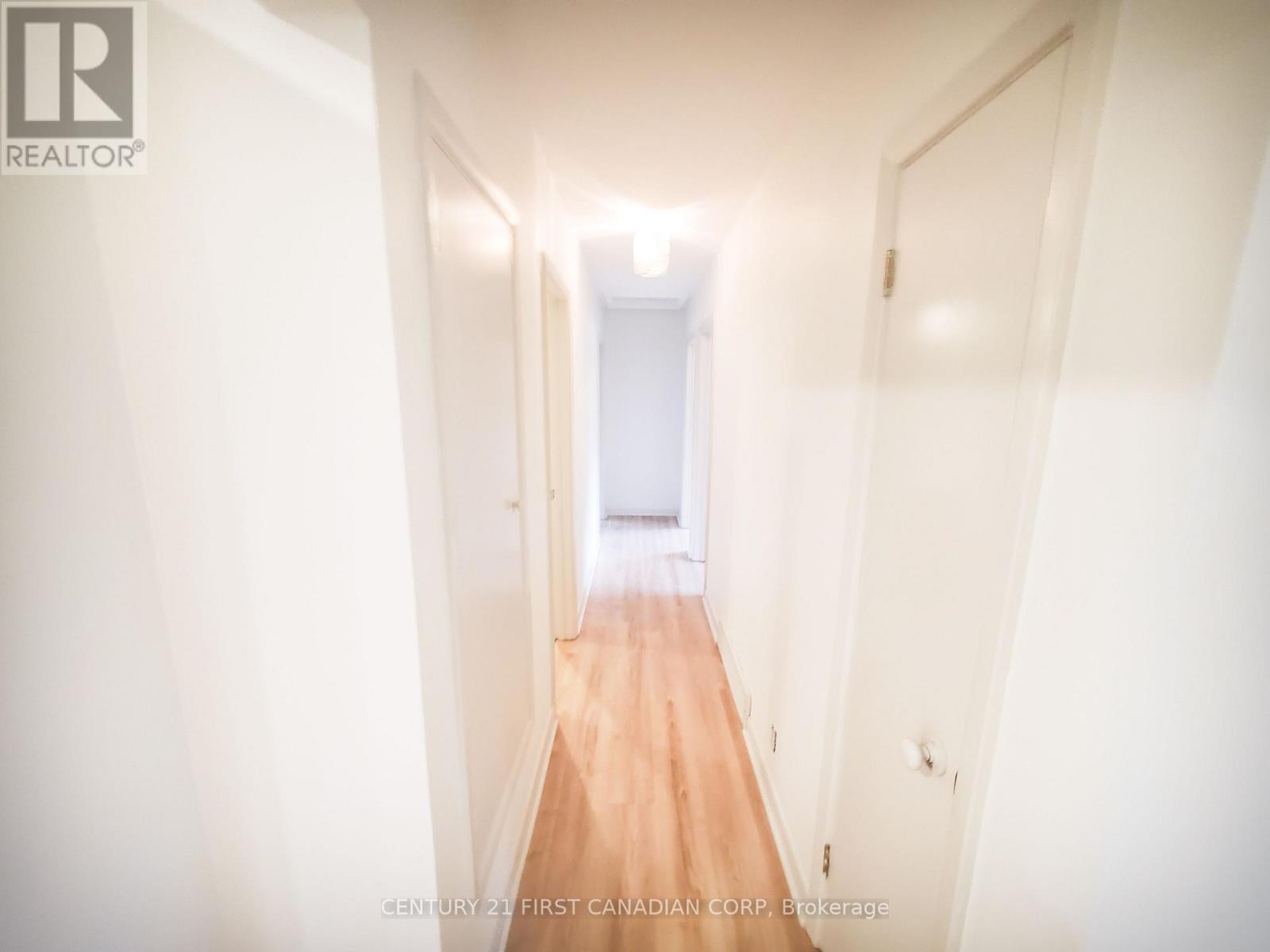 Upper - 29 Ford Crescent, London North, Ontario  N6G 1H8 - Photo 8 - X12901718