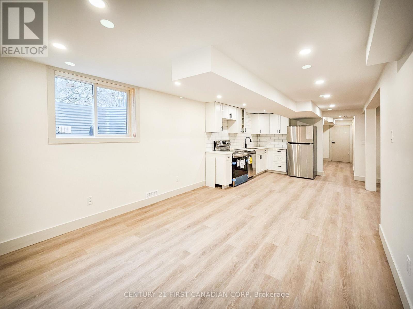 Lower - 29 Ford Crescent, London North, Ontario  N6G 1H8 - Photo 4 - X12901720