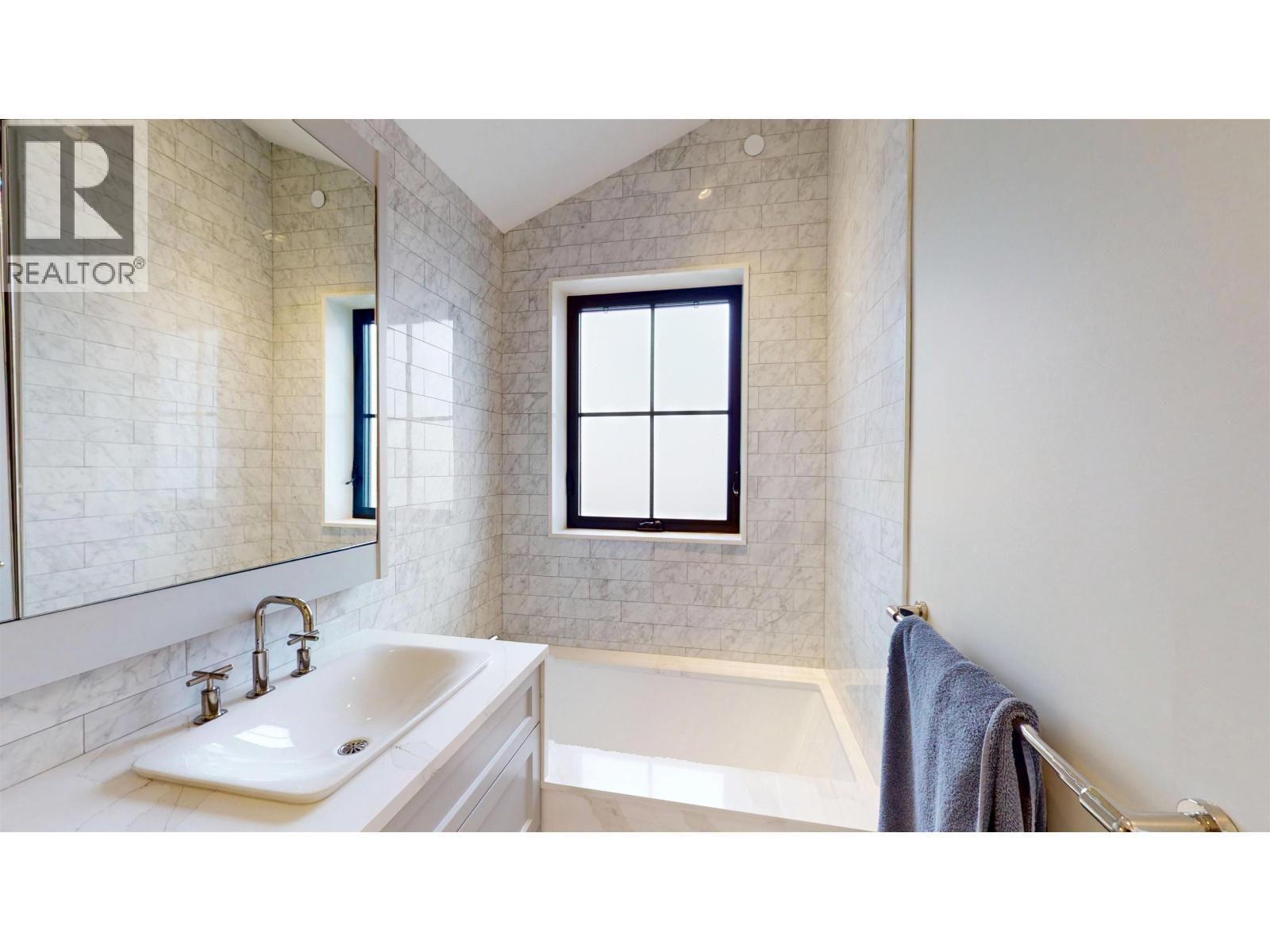 2171 Vanness Avenue, Vancouver, British Columbia  V5N 2M1 - Photo 17 - R3097618