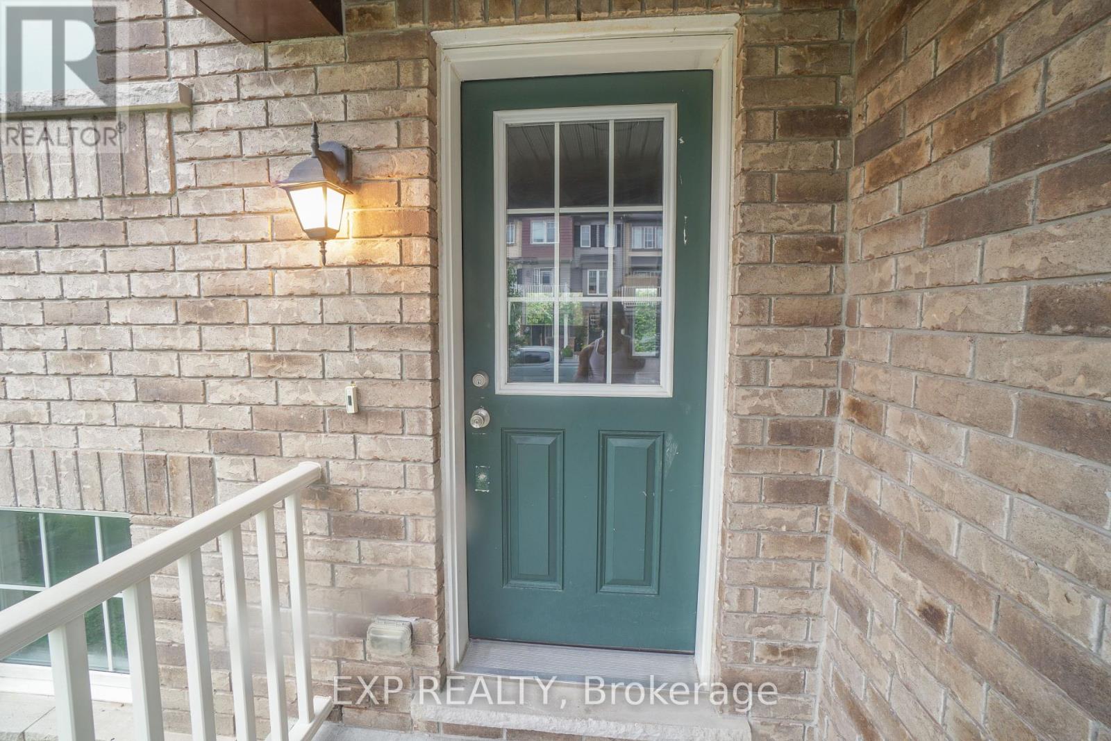 229 Cayman Road, Ottawa, Ontario  K2S 0N8 - Photo 2 - X12901724