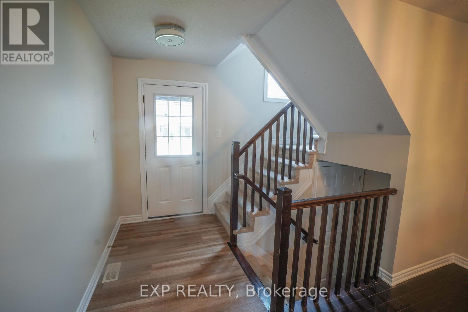 229 Cayman Road, Ottawa, Ontario  K2S 0N8 - Photo 3 - X12901724