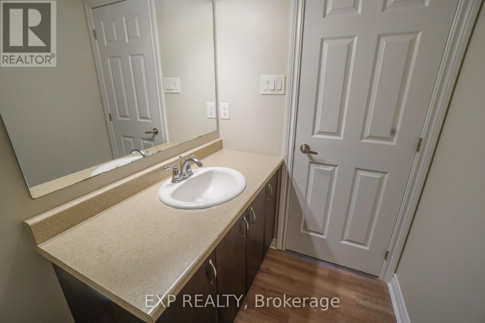 229 Cayman Road, Ottawa, Ontario  K2S 0N8 - Photo 9 - X12901724