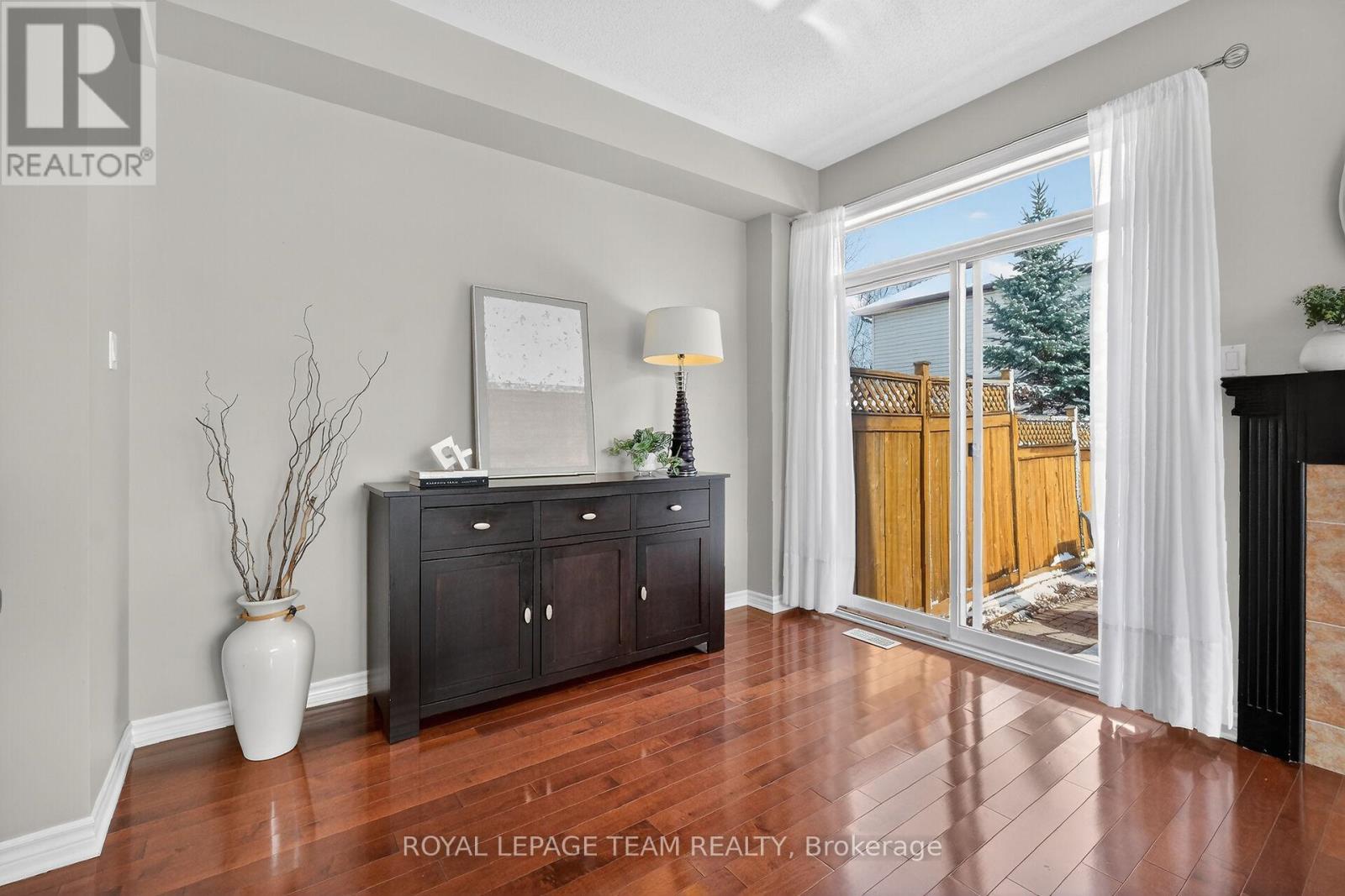 100 Shepody Circle, Ottawa, Ontario  K1T 4H9 - Photo 12 - X12901736