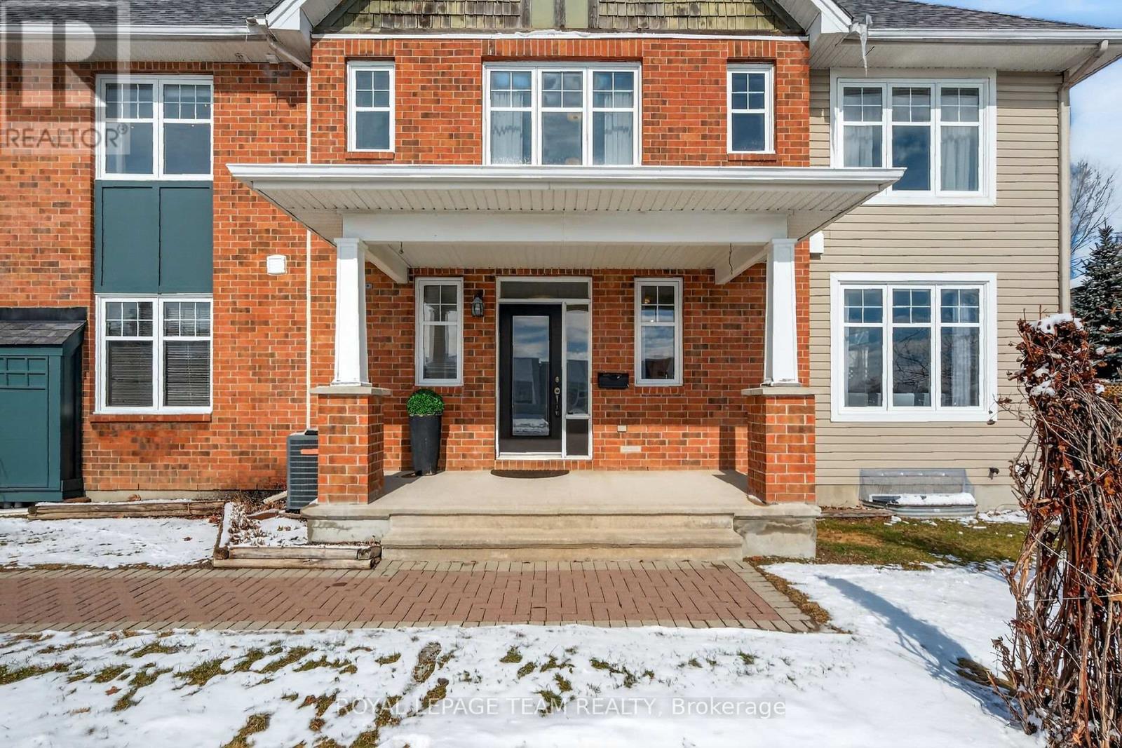 100 Shepody Circle, Ottawa, Ontario  K1T 4H9 - Photo 2 - X12901736