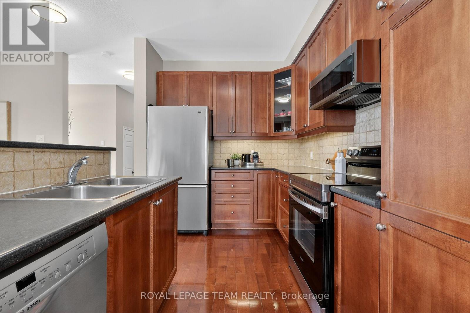 100 Shepody Circle, Ottawa, Ontario  K1T 4H9 - Photo 21 - X12901736