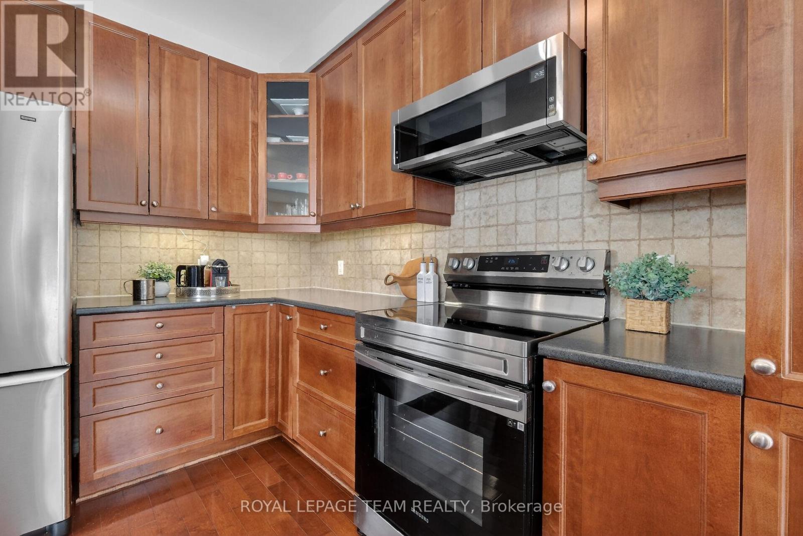 100 Shepody Circle, Ottawa, Ontario  K1T 4H9 - Photo 22 - X12901736