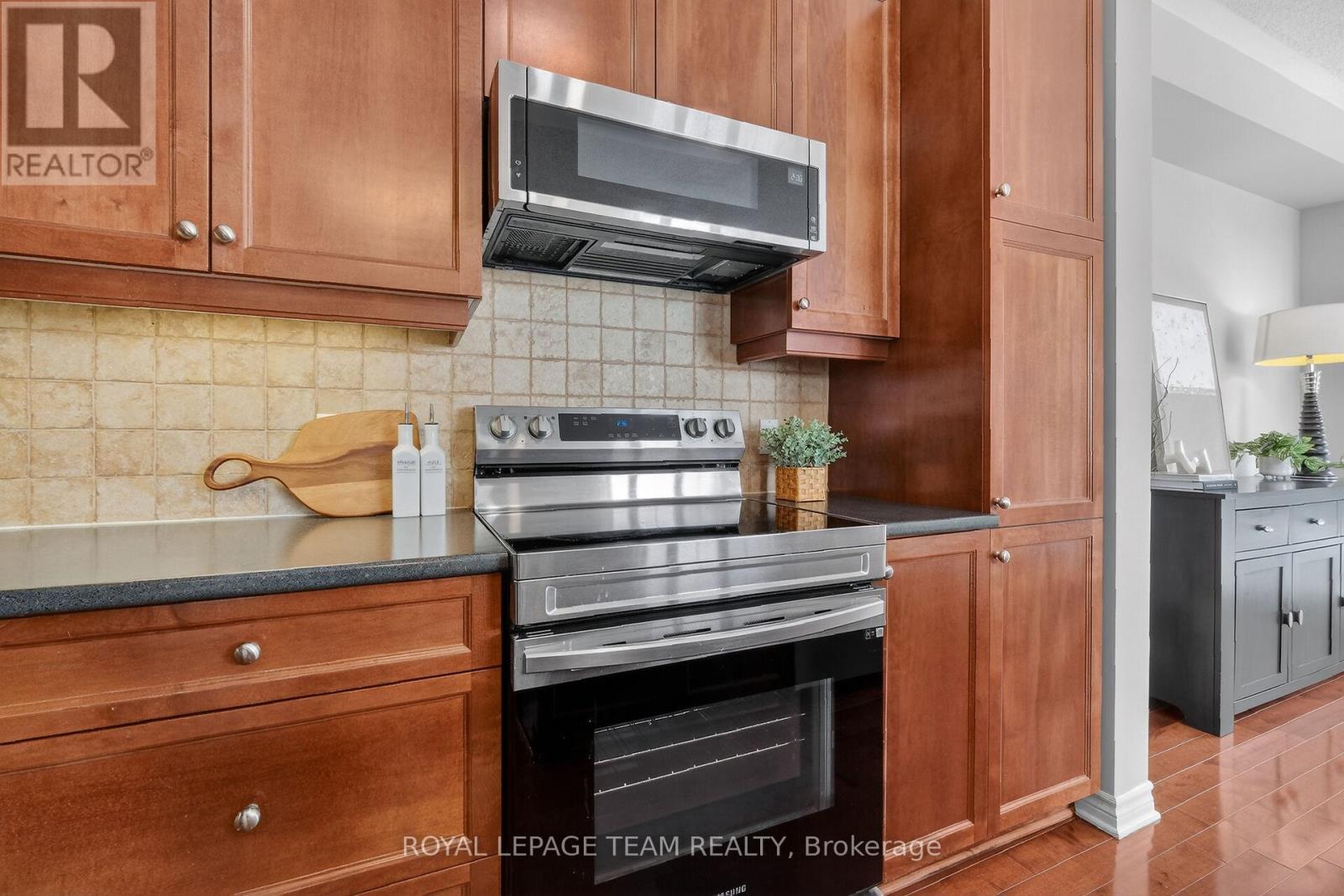 100 Shepody Circle, Ottawa, Ontario  K1T 4H9 - Photo 24 - X12901736