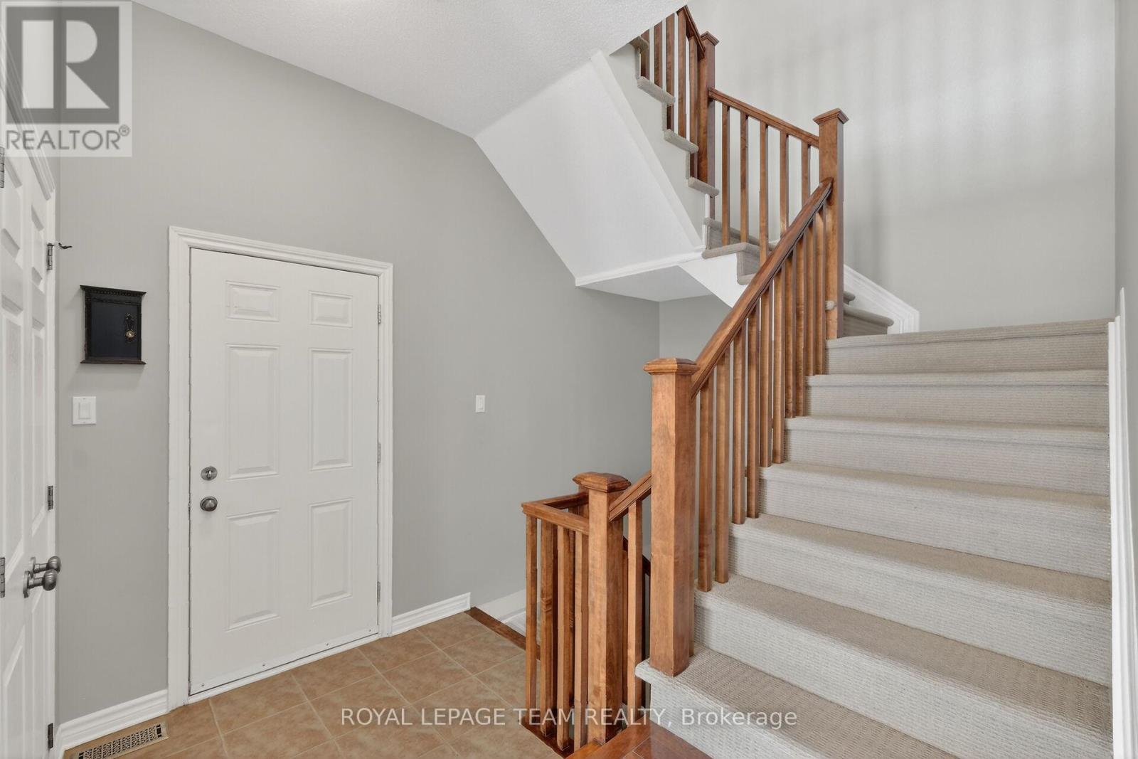 100 Shepody Circle, Ottawa, Ontario  K1T 4H9 - Photo 26 - X12901736