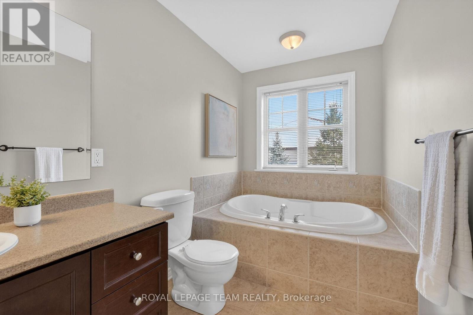 100 Shepody Circle, Ottawa, Ontario  K1T 4H9 - Photo 37 - X12901736