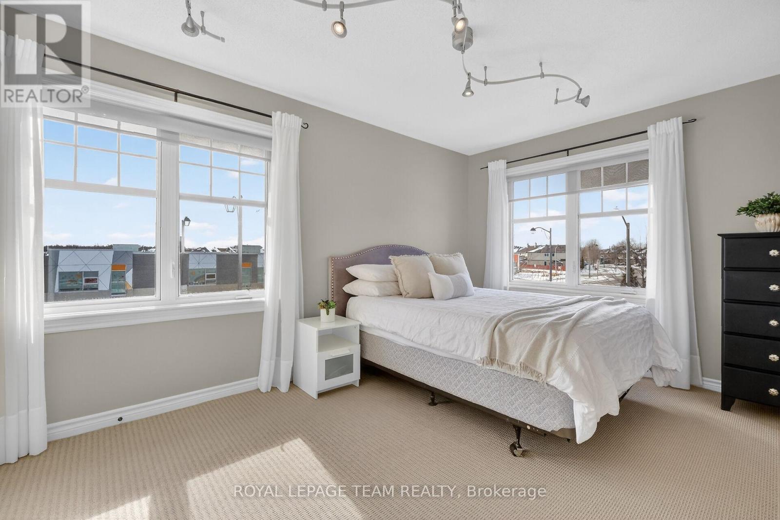 100 Shepody Circle, Ottawa, Ontario  K1T 4H9 - Photo 43 - X12901736