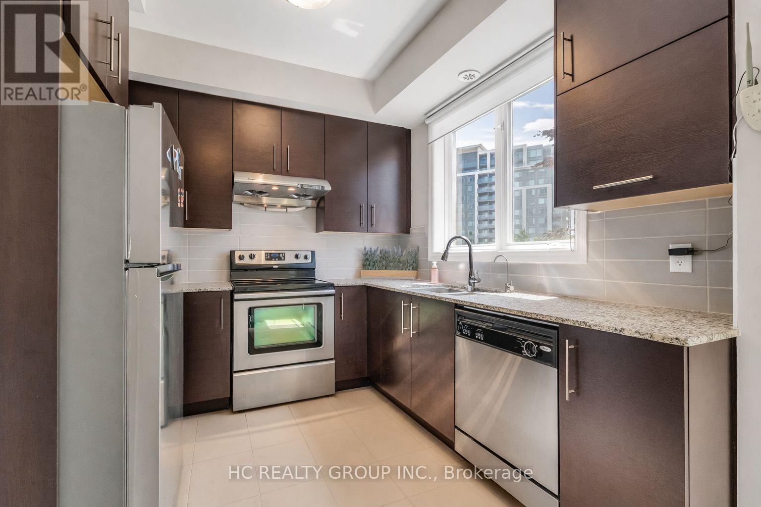 Th6 - 225 South Park Road, Markham, Ontario  L3T 0B6 - Photo 13 - N12901698