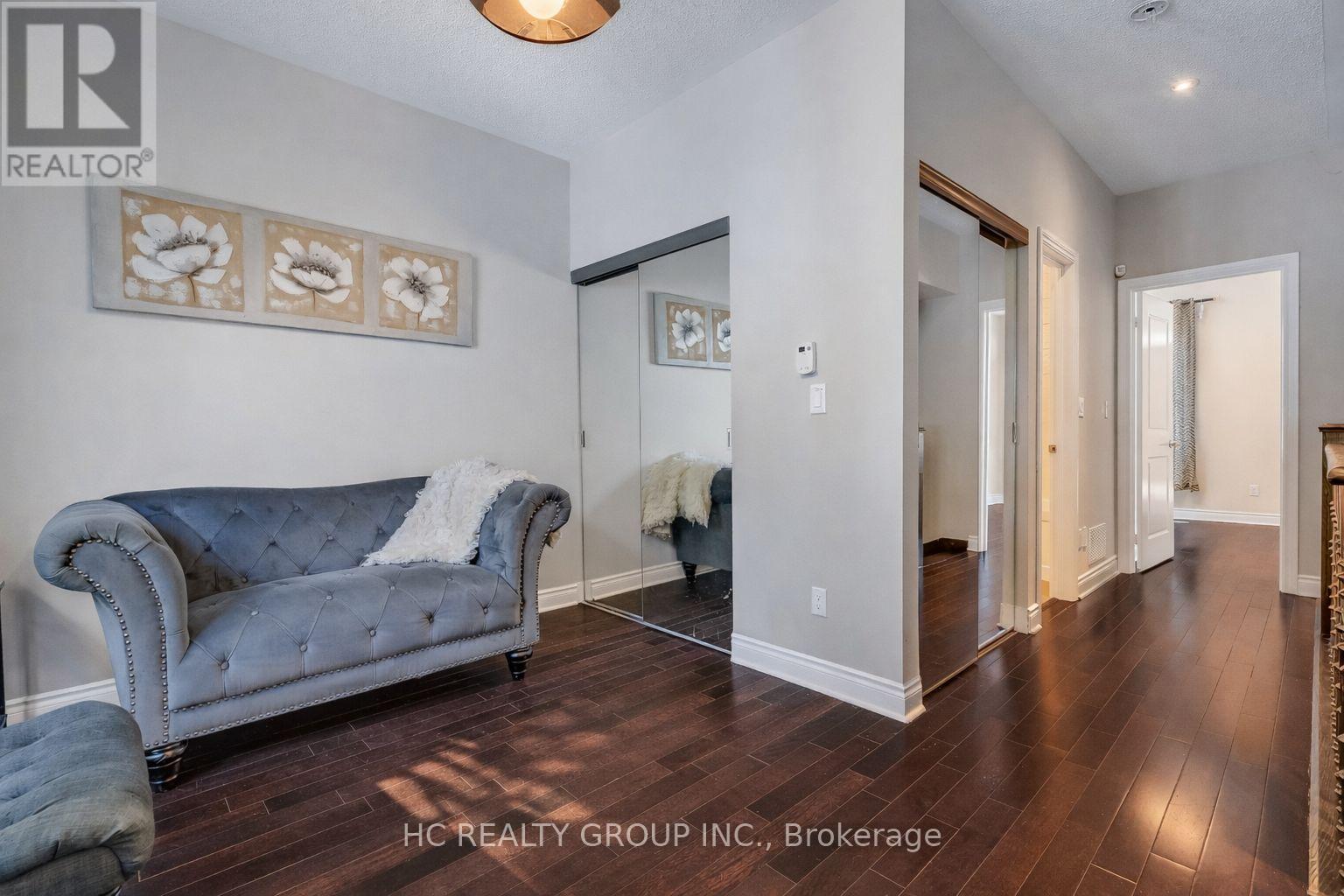 Th6 - 225 South Park Road, Markham, Ontario  L3T 0B6 - Photo 4 - N12901698