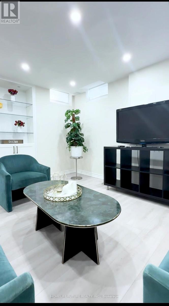 1 Capogna Street, Markham, Ontario  L6B 0H5 - Photo 16 - N12901758