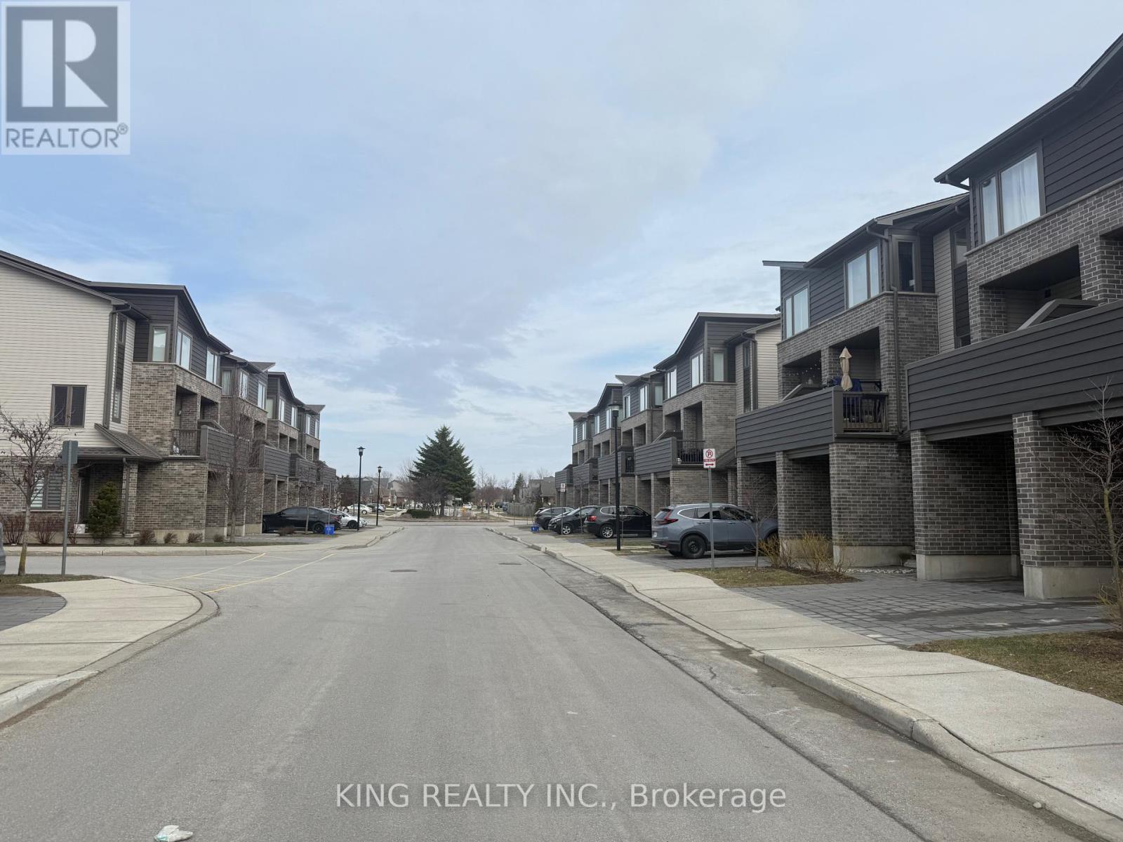 51 - 2070 Meadowgate Boulevard, London South, Ontario  N6M 0H5 - Photo 4 - X12898308