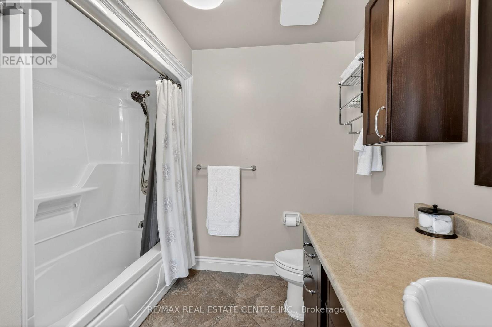 205 Walsh Crescent, Orangeville, Ontario  L9W 4T2 - Photo 22 - W12901694