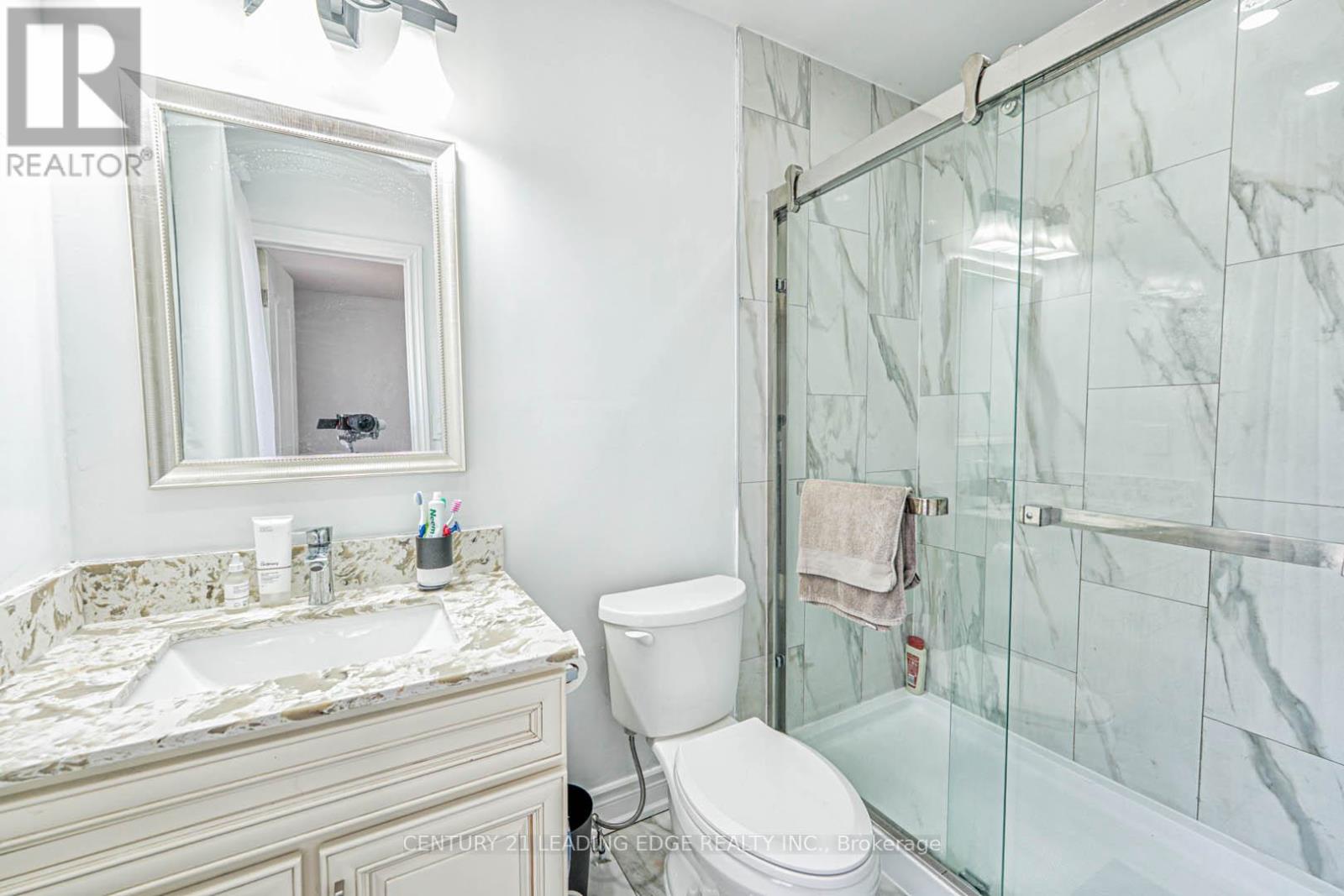 75 Elphick Lane, Toronto, Ontario  M9N 4A2 - Photo 13 - W12901712