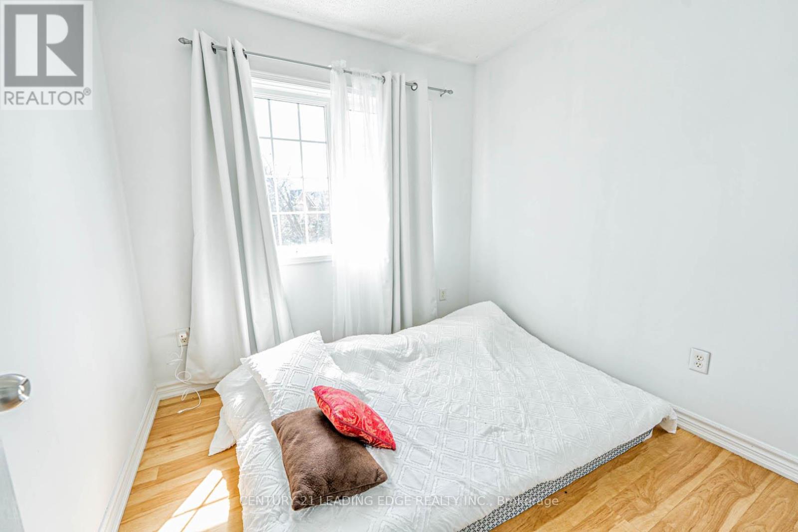 75 Elphick Lane, Toronto, Ontario  M9N 4A2 - Photo 14 - W12901712