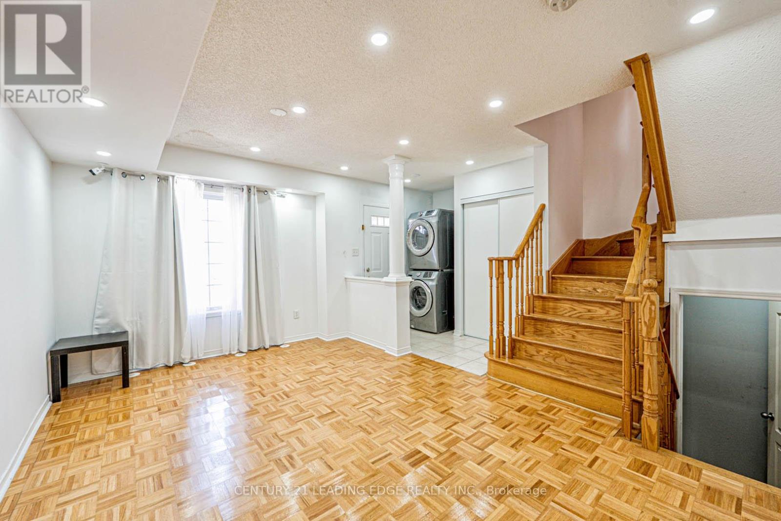 75 Elphick Lane, Toronto, Ontario  M9N 4A2 - Photo 3 - W12901712