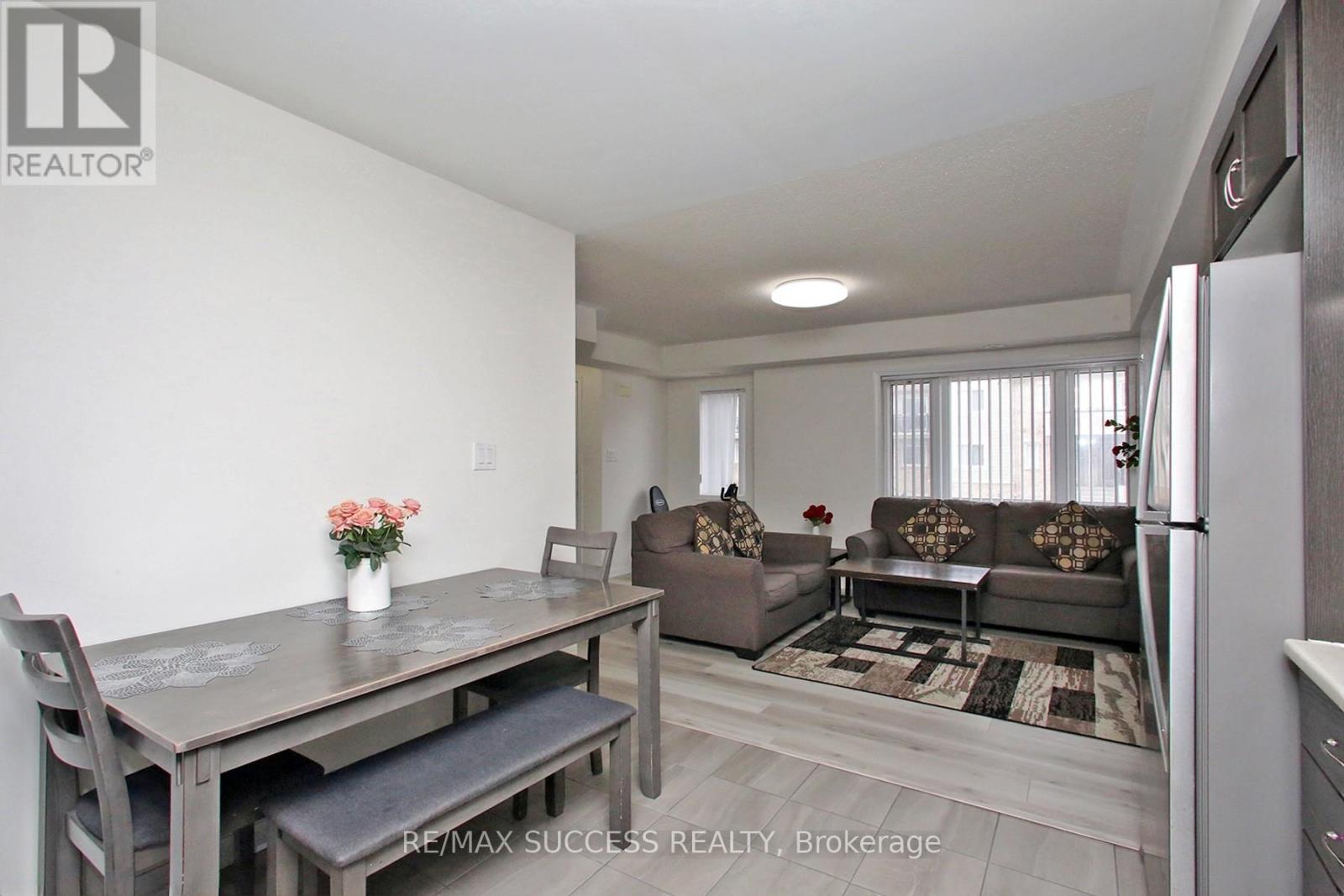 320 - 250 Sunny Meadow Boulevard, Brampton, Ontario  L6R 3Y7 - Photo 8 - W12901714