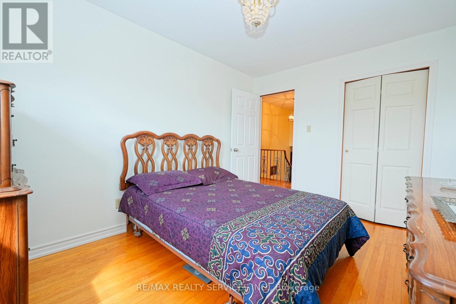 8 Cheryl Court, Brampton, Ontario  L6V 3C2 - Photo 18 - W12901726