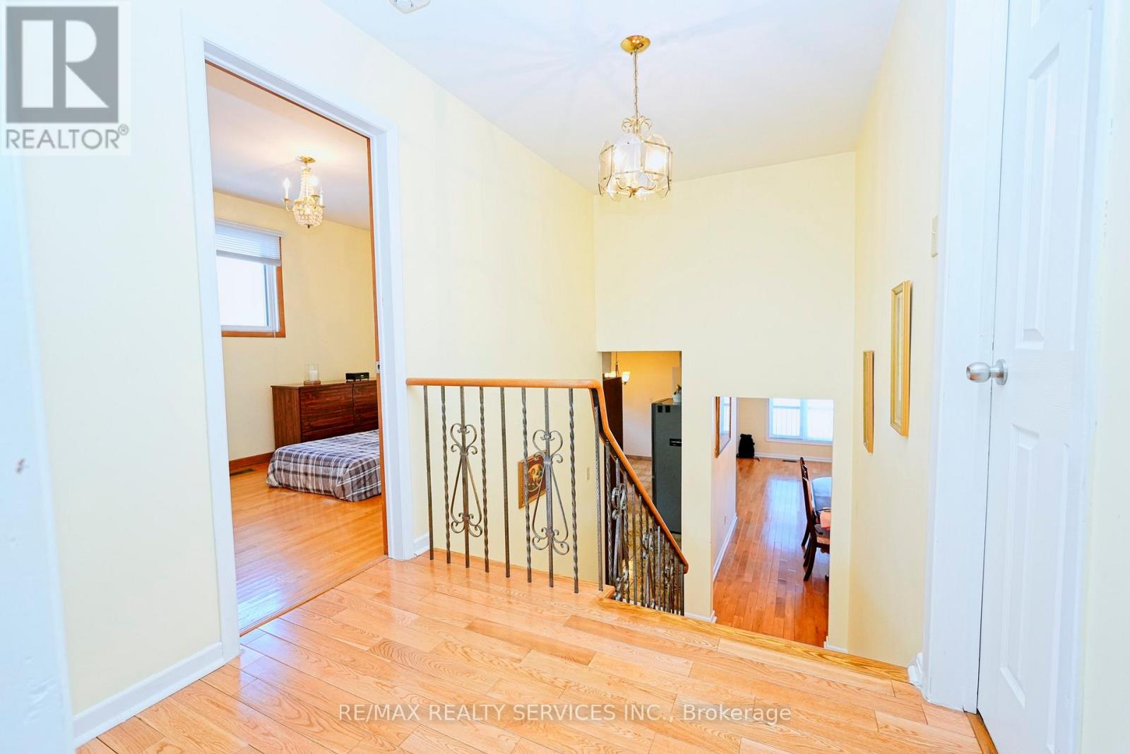 8 Cheryl Court, Brampton, Ontario  L6V 3C2 - Photo 24 - W12901726