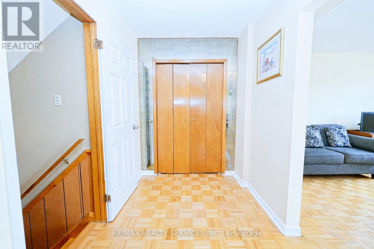 8 Cheryl Court, Brampton, Ontario  L6V 3C2 - Photo 31 - W12901726