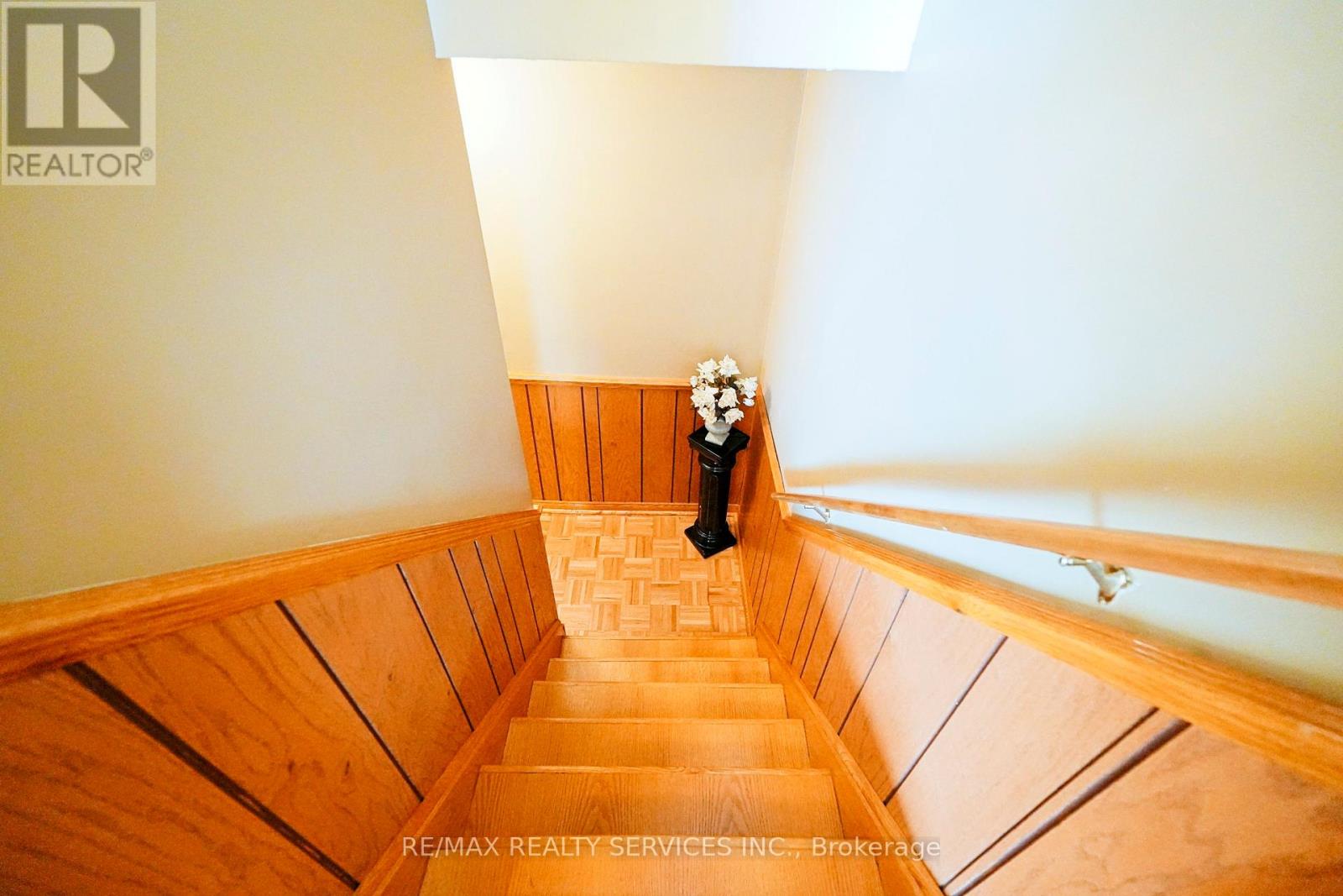 8 Cheryl Court, Brampton, Ontario  L6V 3C2 - Photo 32 - W12901726