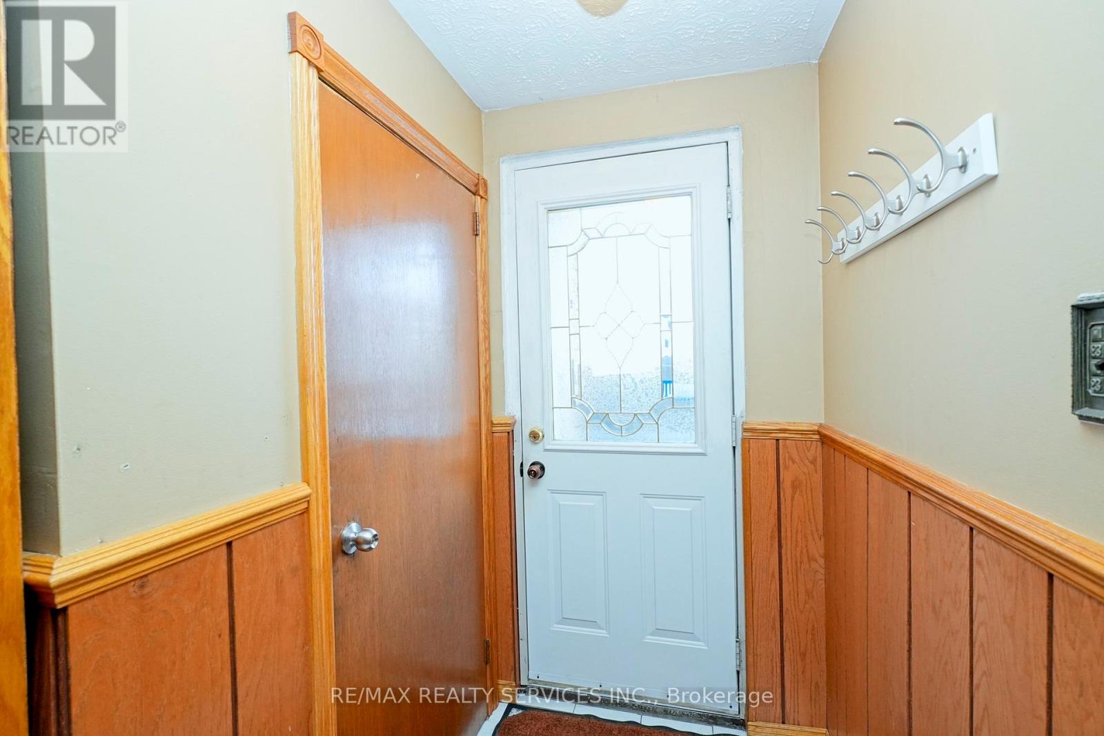 8 Cheryl Court, Brampton, Ontario  L6V 3C2 - Photo 35 - W12901726