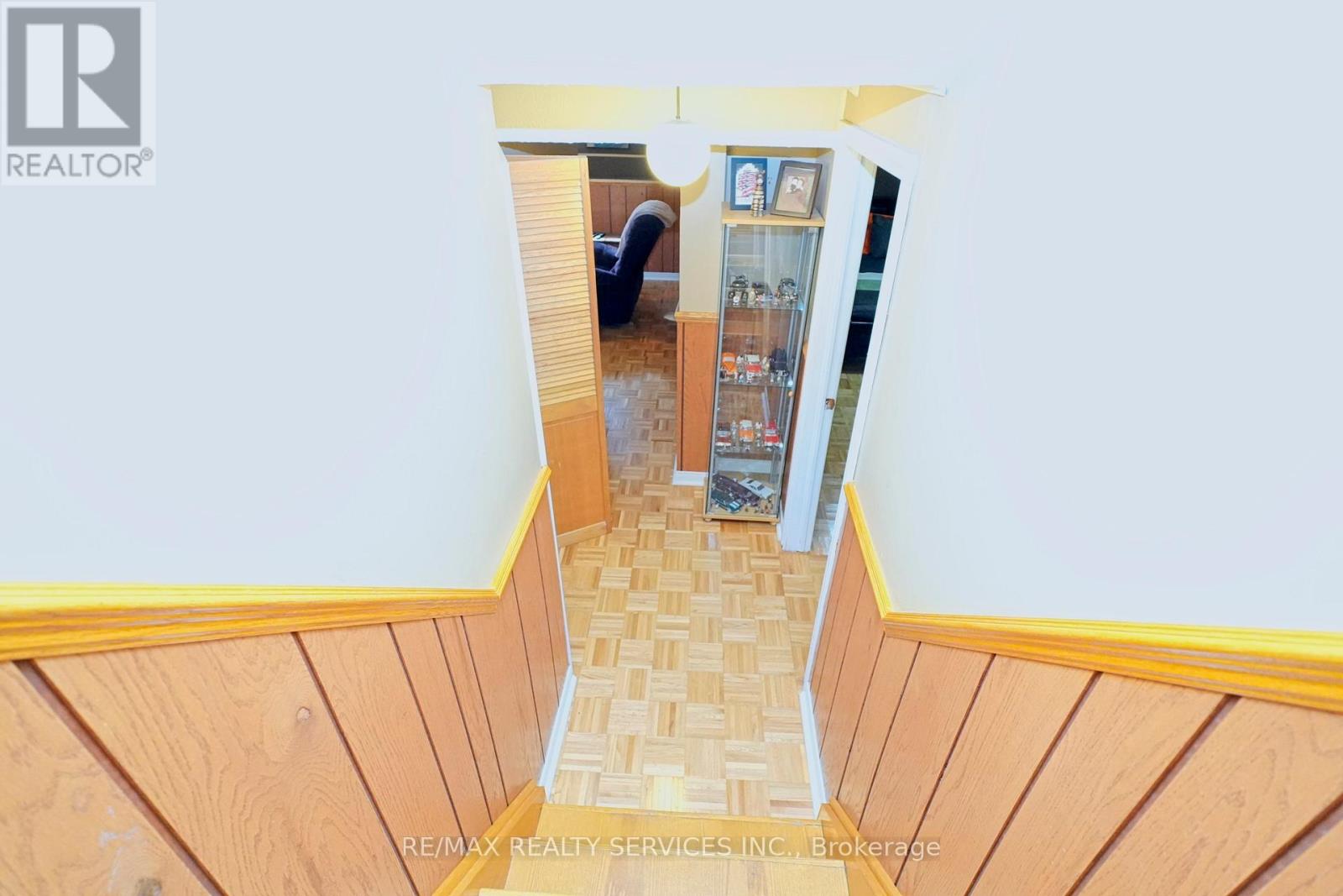 8 Cheryl Court, Brampton, Ontario  L6V 3C2 - Photo 36 - W12901726