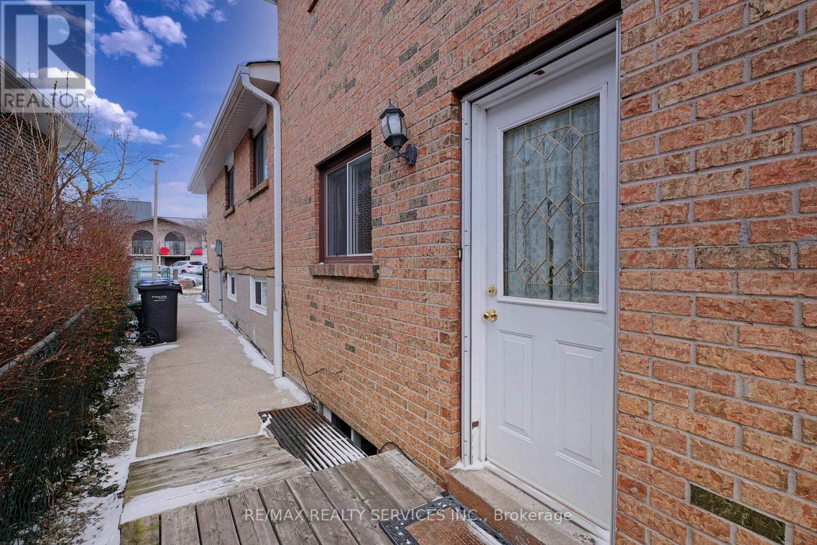 8 Cheryl Court, Brampton, Ontario  L6V 3C2 - Photo 44 - W12901726