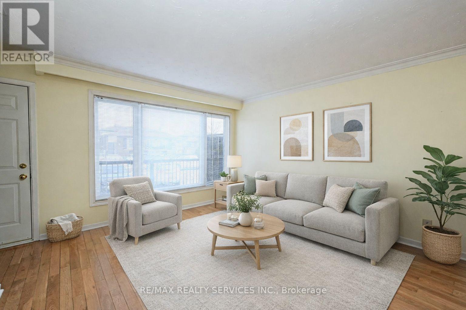 8 Cheryl Court, Brampton, Ontario  L6V 3C2 - Photo 8 - W12901726